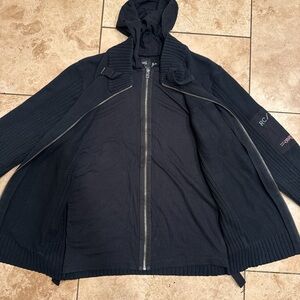 Emo little zip up thingy